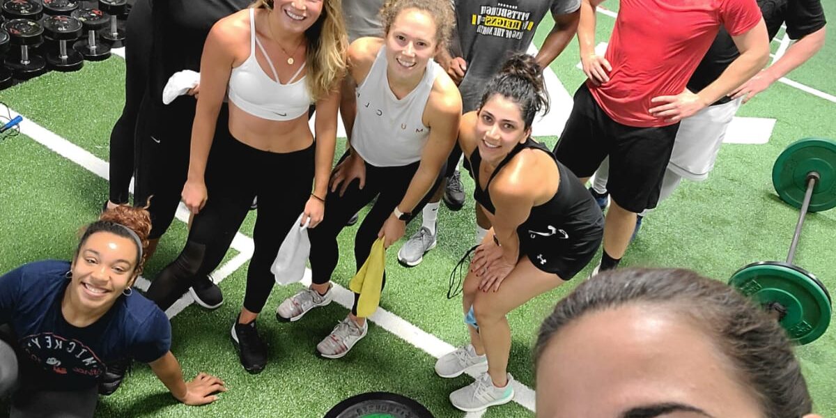Solo Training vs Group Fitness Benefits
