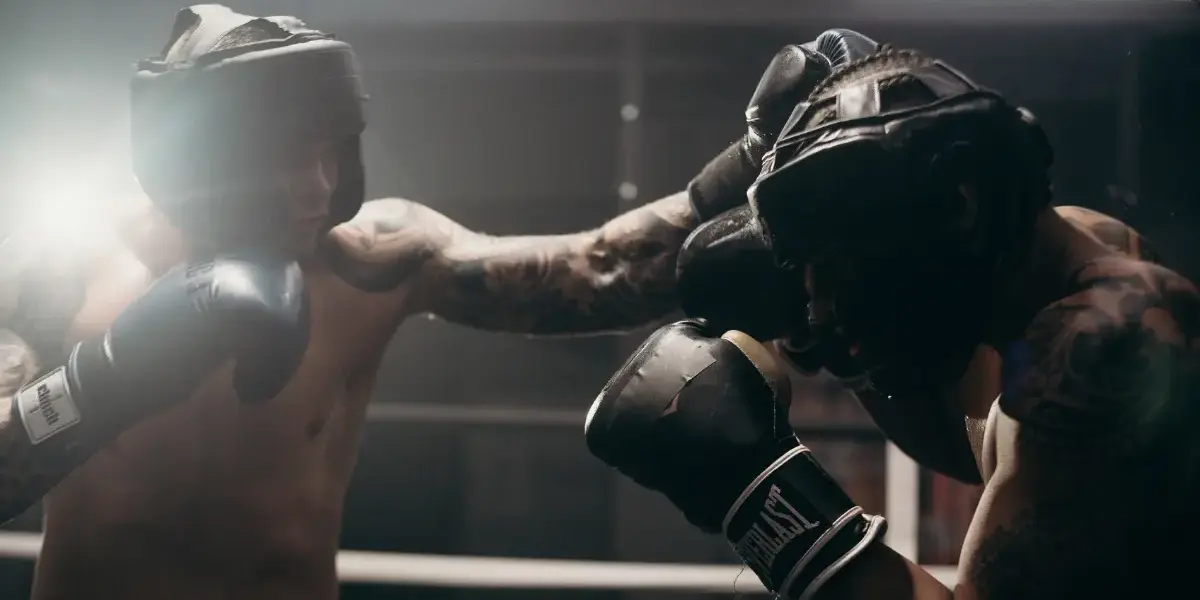 two men boxing